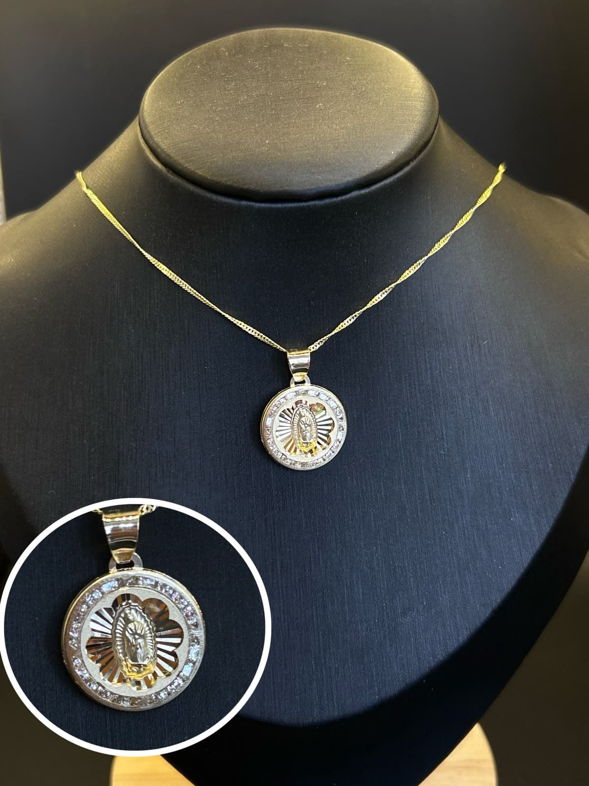 Dije De la Virgen Flor Facetada Oro 10k