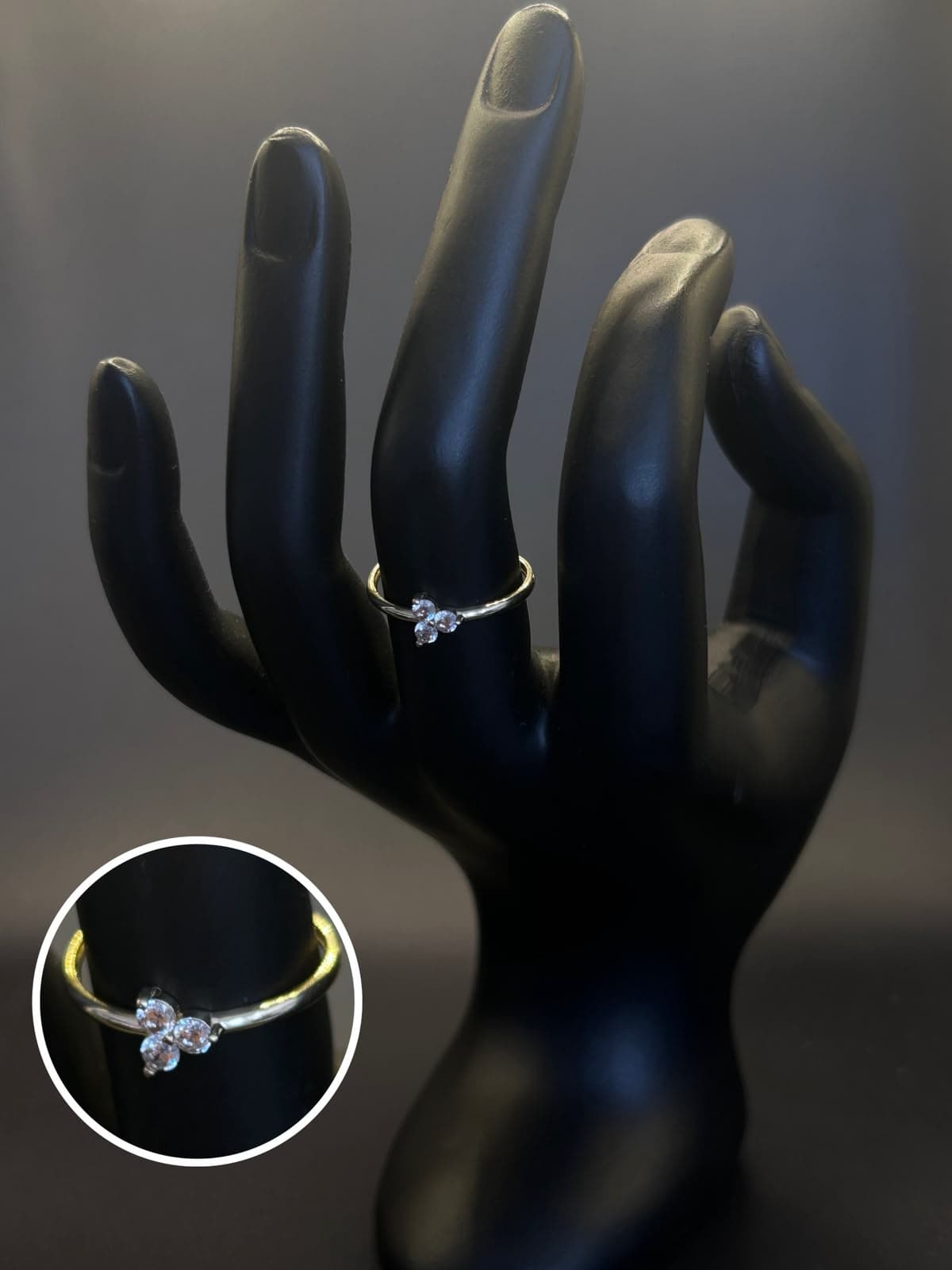 Anillo 3 Zirconias 